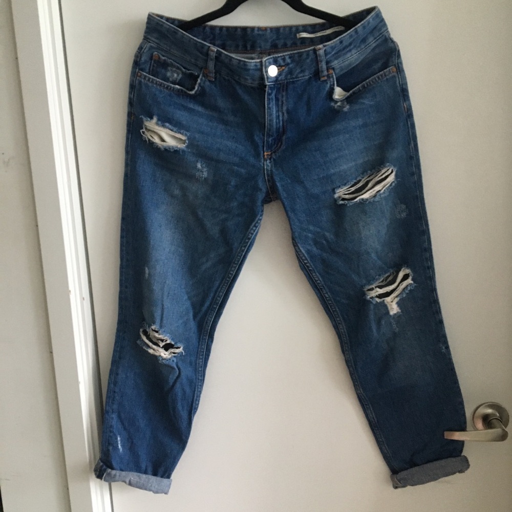 Zara Distressed Jeans Medium Rise Relaxed Fit